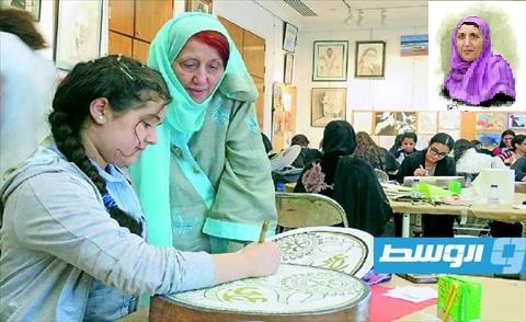 الفنانة التشكيلية السعودية صفية بن زقر