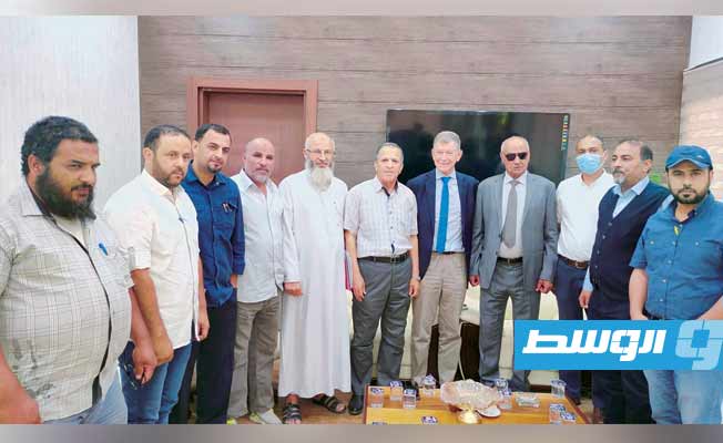 «تسييري طبرق» يبحث مع شركة فرنسية صيانة محطة تحلية المياه في البلدية